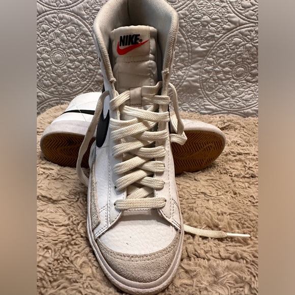 Nike Blazer Mid youth size 6.5 shoes - Picture 3 of 14